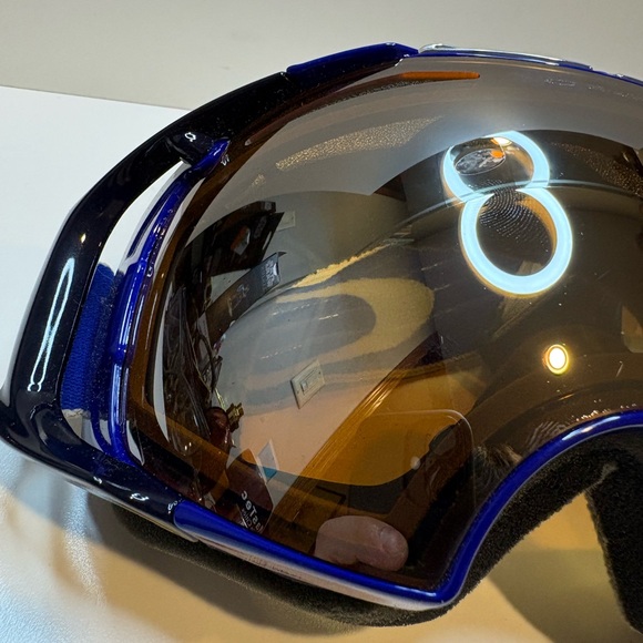 Oakley Airbrake Blue Ski Goggles . Reflective lens Oakley Goggles - Picture 10 of 15